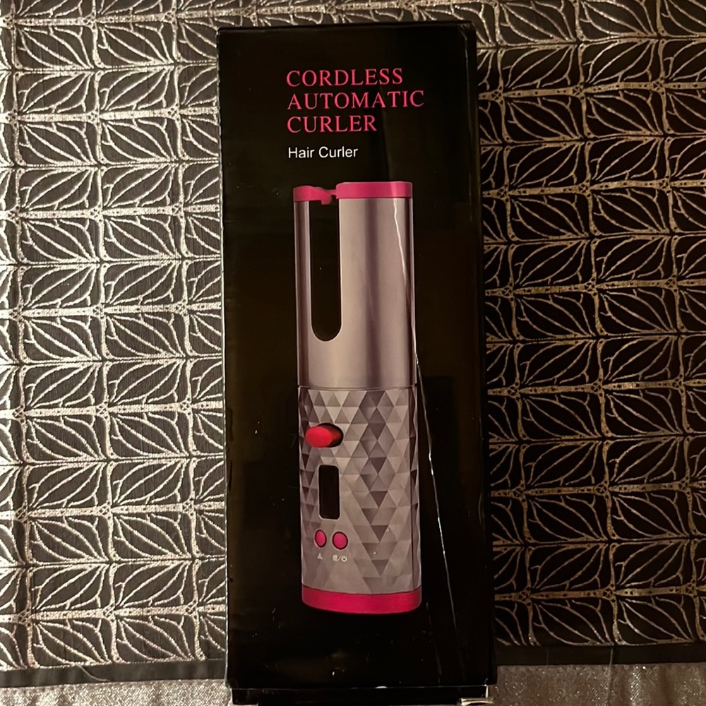 Cordless automatic curler